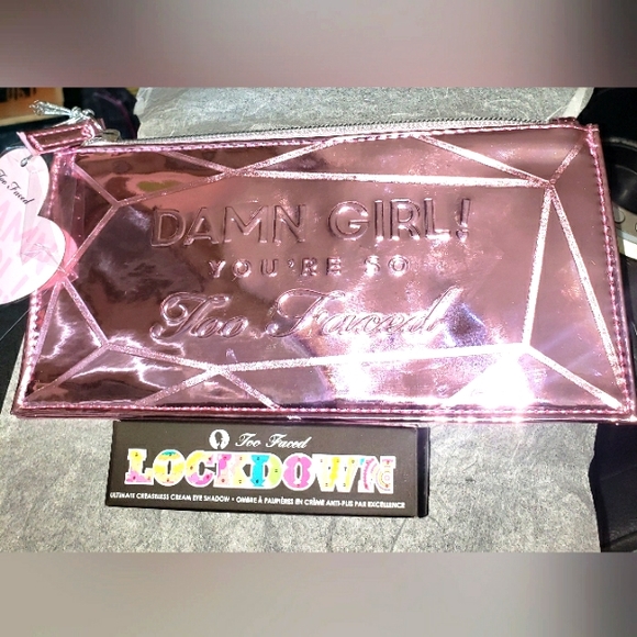 TOO FACED "DAMN GIRL' YOU'RE SO TOO FACED COSMEDIC BAG WITH BONUS LOCK DOWN NWT - Picture 1 of 7